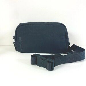 🌟LULULEMON BELT BAG-athleisure-streetwear-trendy-convenient-travel-gym-casual🌟